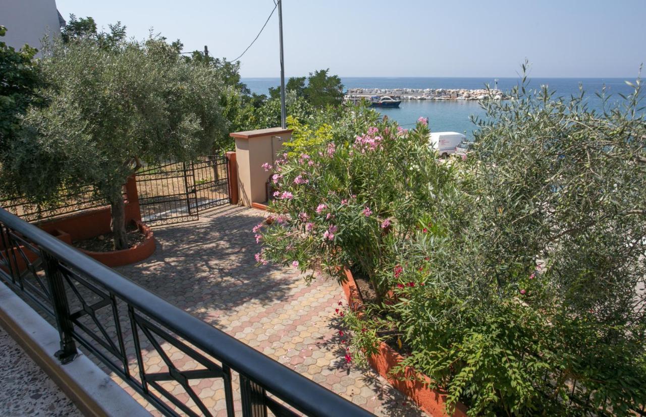 Elvetia Villa Potos Bagian luar foto
