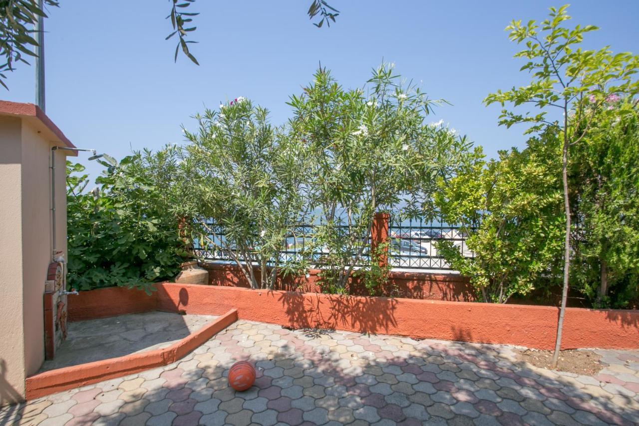 Elvetia Villa Potos Bagian luar foto